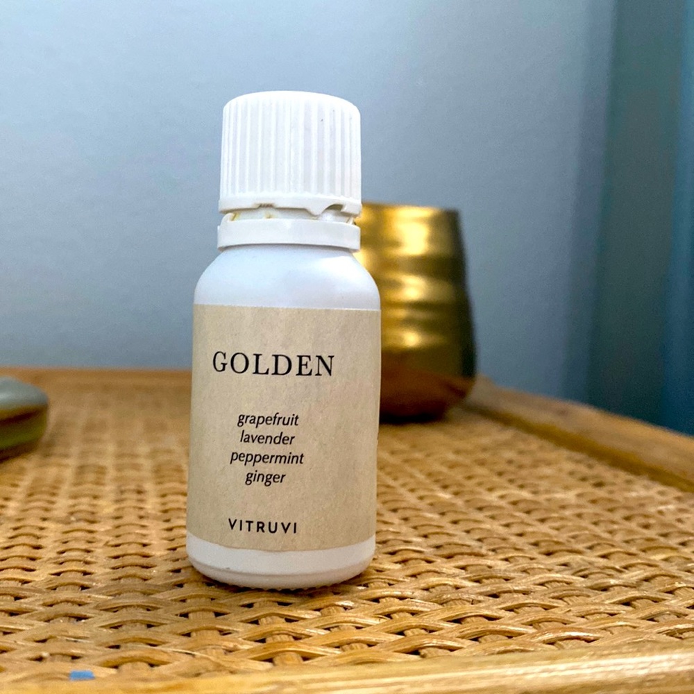 VITRUVI ESSENTIAL OIL DIFFUSER BLEND IN GOLDEN